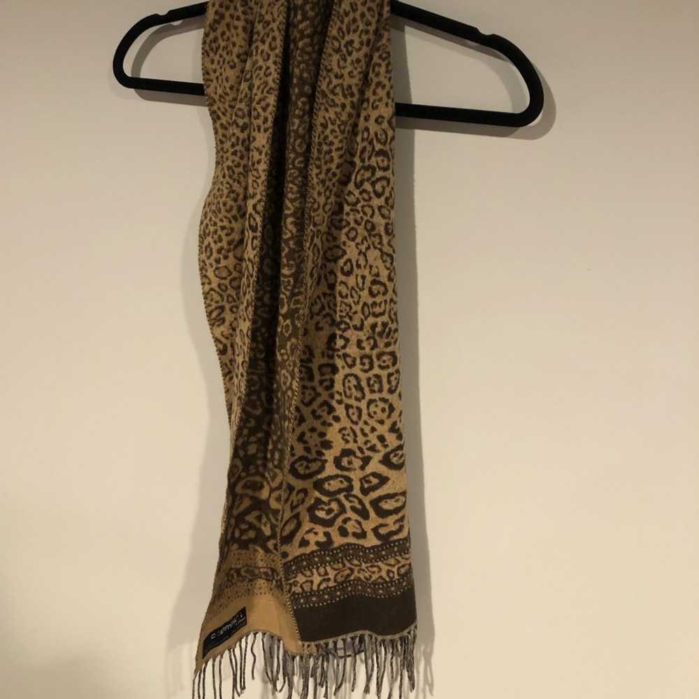 Cashmink Leopard Scarf